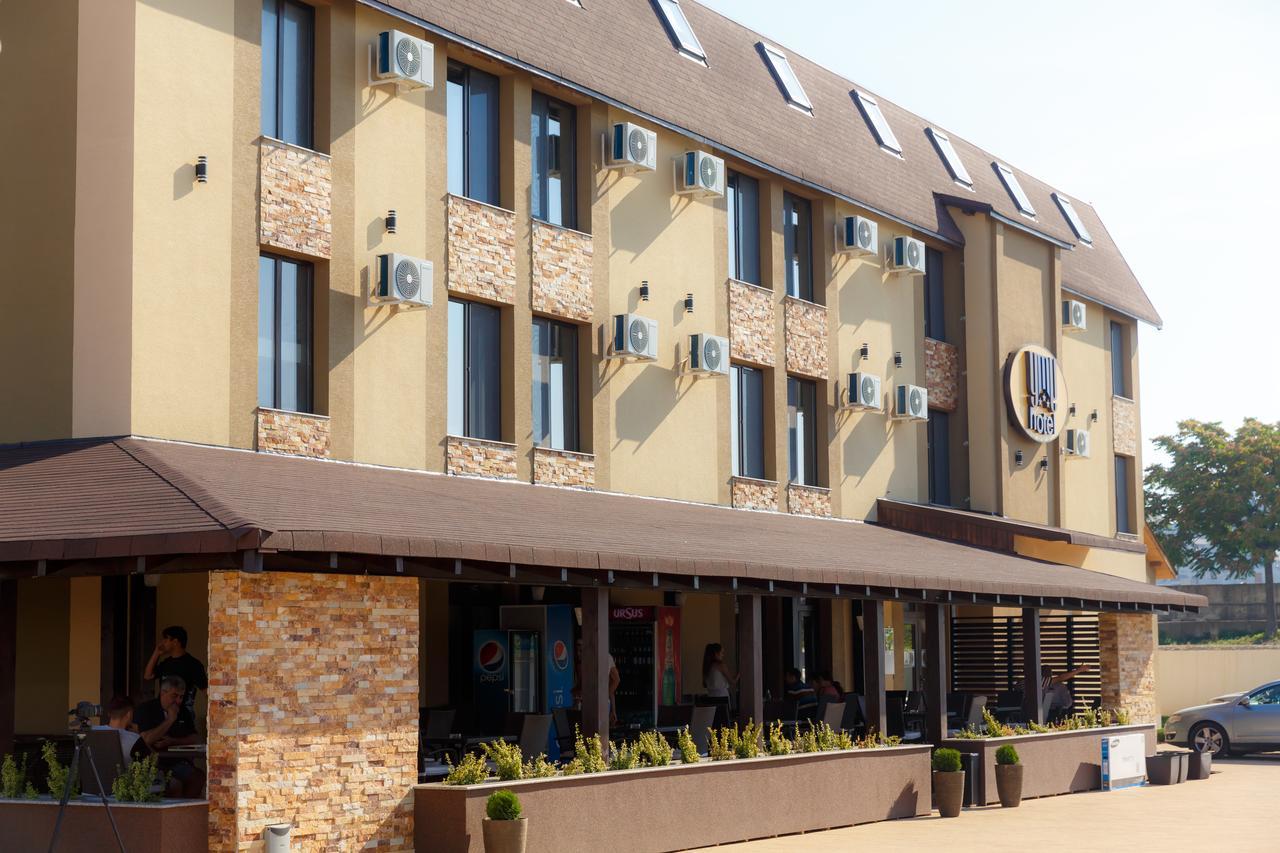 Ymy Hotels Targu Jiu Bagian luar foto