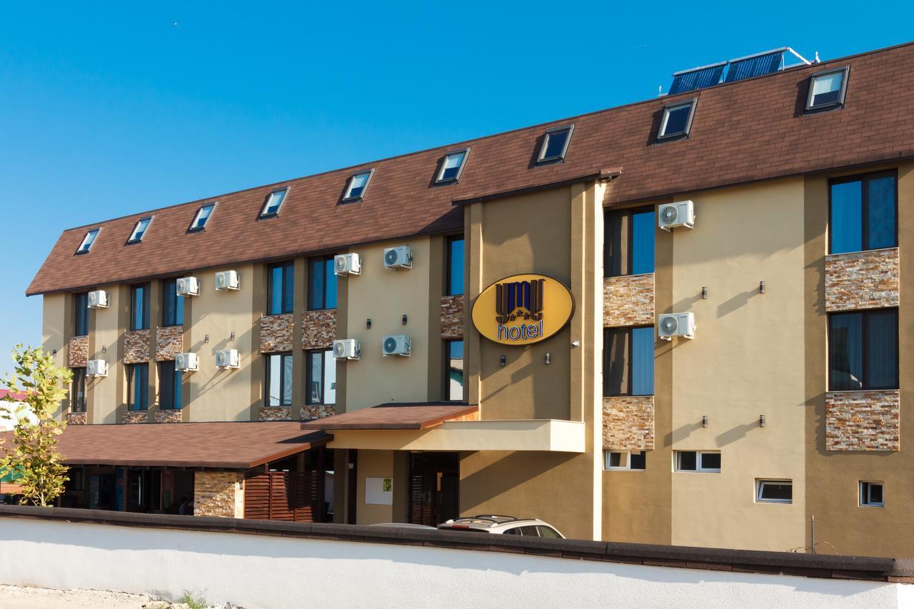 Ymy Hotels Targu Jiu Bagian luar foto