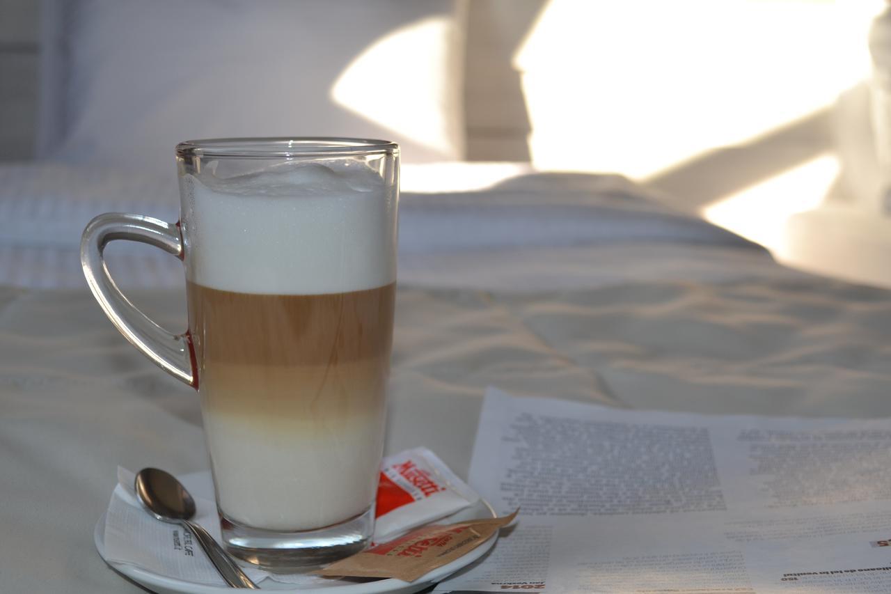 Ymy Hotels Targu Jiu Bagian luar foto