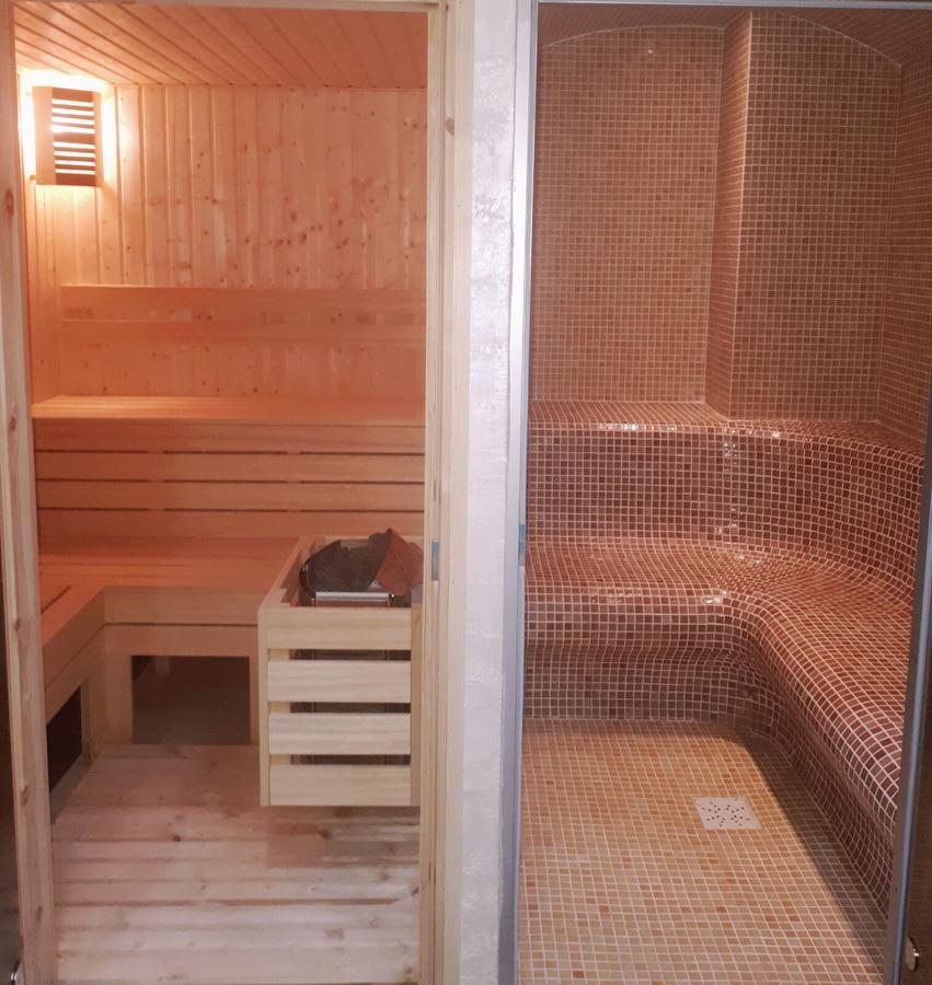 Ymy Hotels Targu Jiu Bagian luar foto